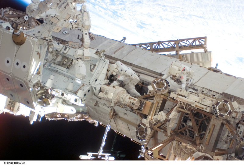 Illustration for article titled First Pictures of Completed Dextre Giant Space Robot